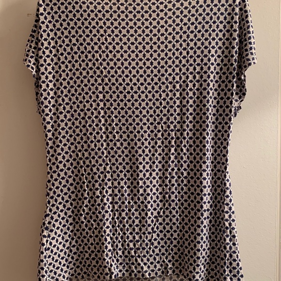 Draped Neck Short Sleeved Top With Mosaic Pattern - Picture 4 of 5